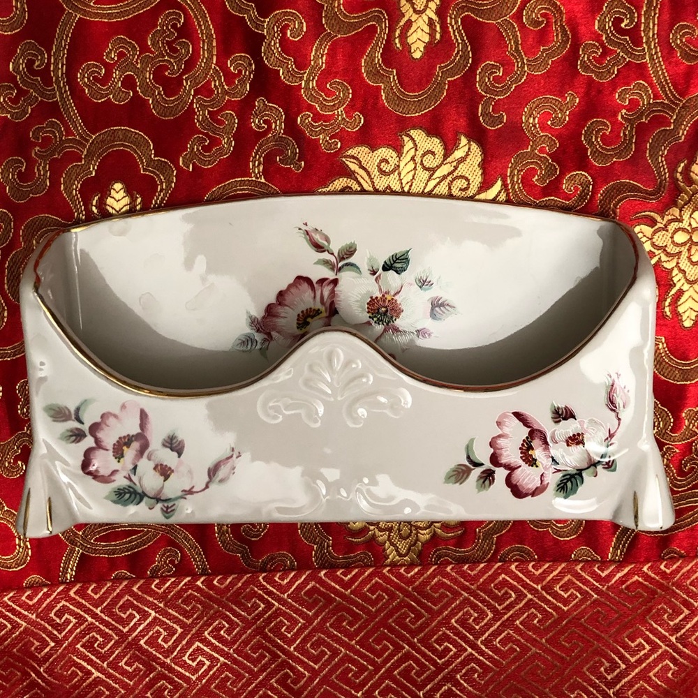 VINTAGE PORCELAIN ENVELOPES LETTER HOLDER